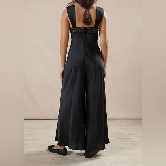 Kimchi Blue Cleo Black Satin Lace Wide-Leg Jumpsuit NWT Women’s Size M - Picture 2 of 13